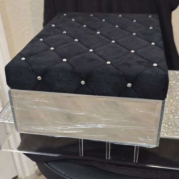 At Home Studded Velvet Mirrored Jewelry Storage Box - Picture 9 of 11